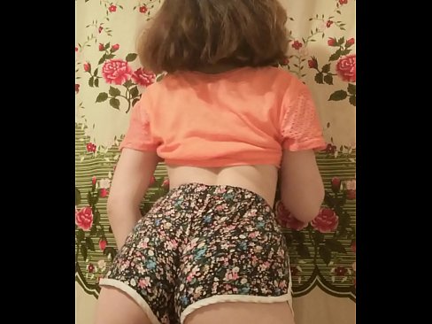 ❤️ سیکسی نوجوان بیب کیمرے پر اپنی شارٹس اتار رہی ہے۔ مقعد ویڈیو پر ur.serviporno.ru ❌❤